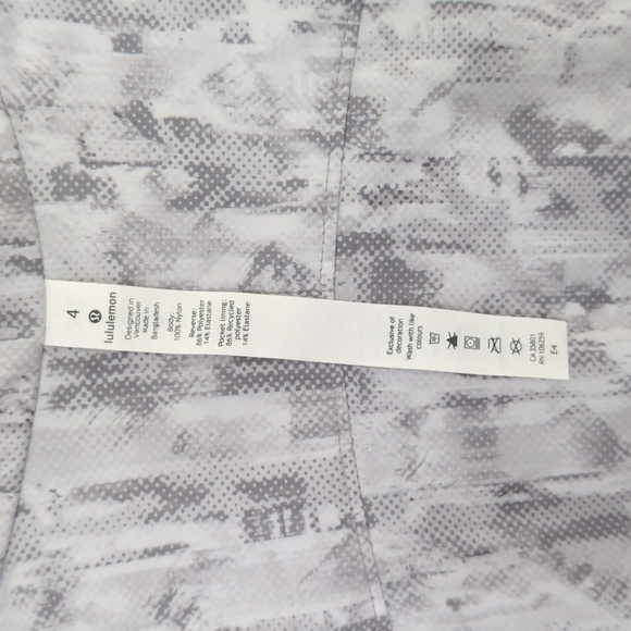 Lululemon Women's Bombs Away Jacket White/City Reversible Jacket Size 4 - Picture 14 of 16